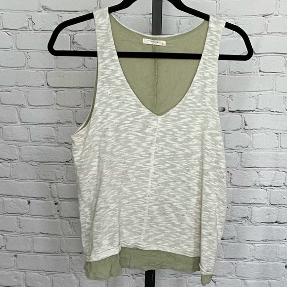 Le Lis Tank and Green Layered Tank Top - Picture 1 of 4